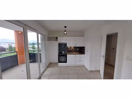 à vendre   appartement t2 avec garage à cranves-sales