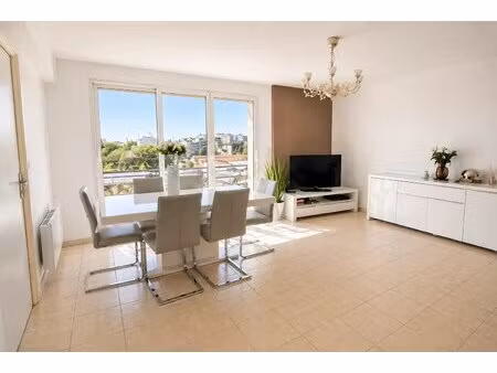 le carre st charles - appartement t3 de 60 m2 - parking - terrasse - 13001