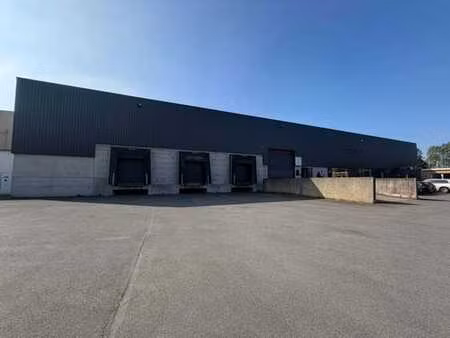 entrepôt avec bureaux à louer à sint-niklaas