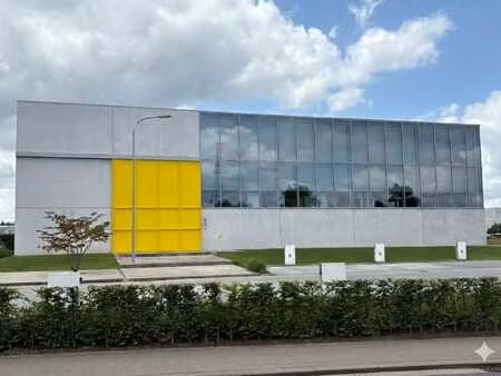 bâtiment commercial prêt à emménager à vendre à zwevegem  pr