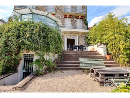location : duplex 7 pièces de 210 m² à chaville en bordure de forêt