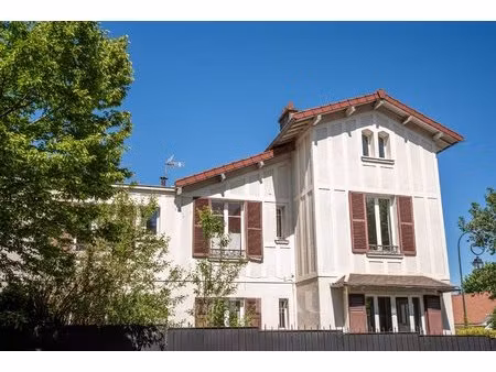garches - entre la mairie et la gare - maison ancienne familiale.