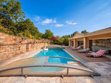 gardanne (13120) - propriété 293 m² avec dépendances et piscine sur une parcelle de 10 000