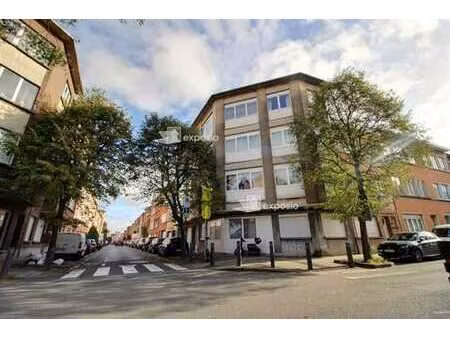 commerce + logement de 80m² avec terrasse