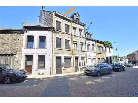 maison de ville avec terrasse !
