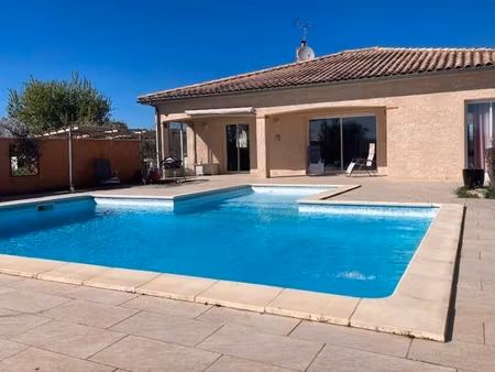 villa de plain-pied de 152 m² avec piscine