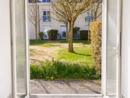 t2 en rez-de-chaussée – lumineux avec accès extérieur – idéal résidence principale ou inve