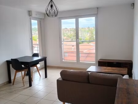 appartement meublé 2 pièces 38 m² avec balcon et parking
