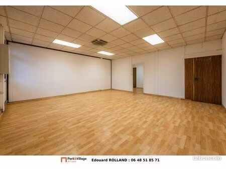 bureau à louer / bureau en location / 19 m² / site gardienné