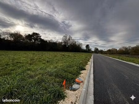 terrain 834 m² cubnezais