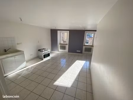 studio 1 pièce 27 m²