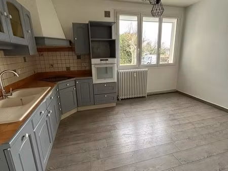 a louer – grand t3/t4 94 m² lumineux avec balcon – chauffage inclus – bergerac