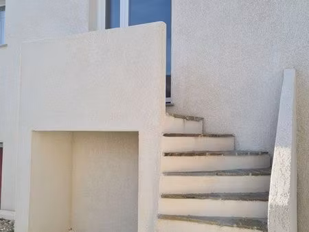 loue f2  avec petit jardin