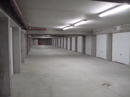garage à louer 15m2