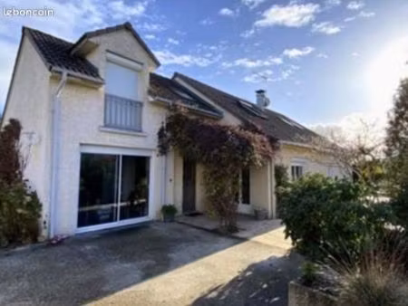 maison familiale 5 chambres – 70m² pièce de vie – jardin – proche gares