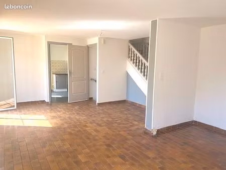 villa 5 pièces 130 m²