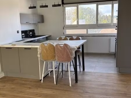 appartement 81m2 3 chambres avec balcon et 1 place parking