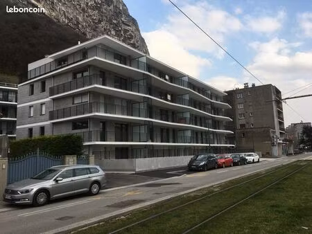 saint martin le vinoux – appartement 3 pièces de 63 m2 + garage