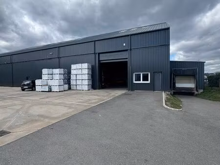 entrepôt / stockage pour professionnels – accès quai