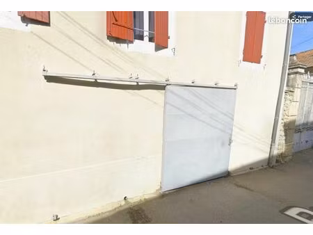 location garage saint genies de malgoires