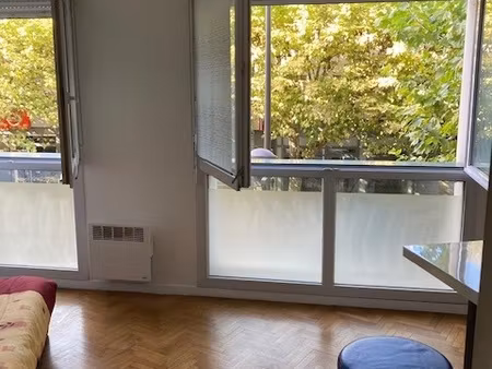 studio meublé tout proche du rer