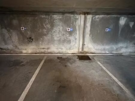 places de parking sous terrain - centre cannes