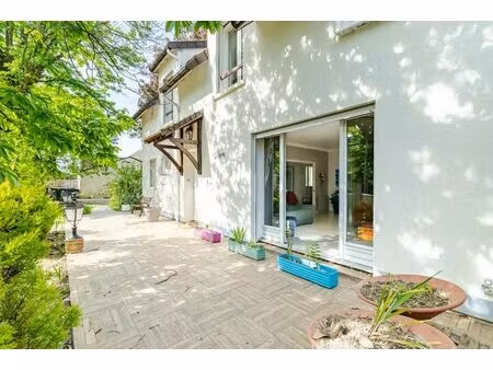 maison de 9 pièces de 212 m² à morsang-sur-orge