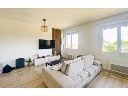 location appartement  m² t-3 à montauban  820 €