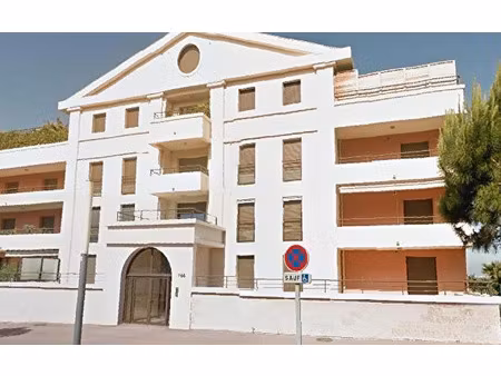 location stationnement  20 m² t- à marseille 8  140 €