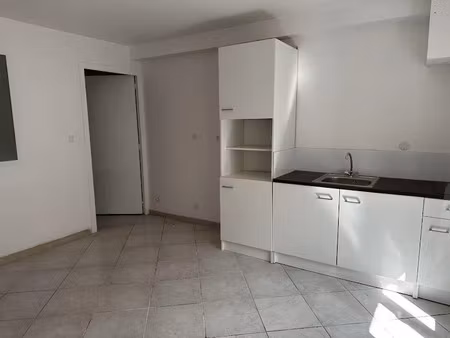 location appartement 2 pièces 26 m² à sorgues (84700)  360 €