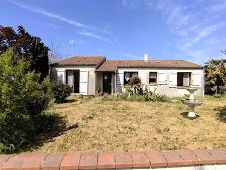 vente maison à saint-martin-des-noyers (85140) : à vendre / 86m² saint-martin-des-noyers