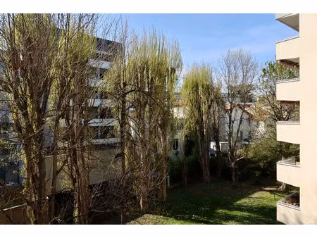 t4 avec terrasse  garage  cave et parking !! emplacement recherché