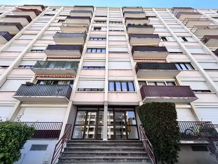 t4 traversant avec 3 chambres et cuisine indépendante - échirolles
