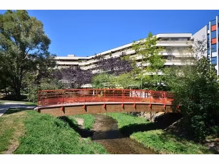 t2 lumineux avec balcon et cave / résidence séniors - les florances  chamalières