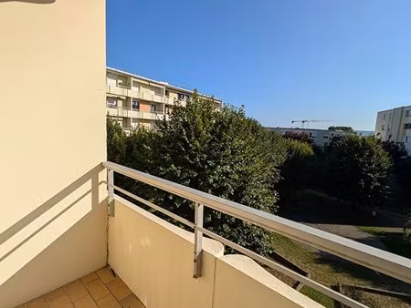 t3 bis avec balcon - exposition sud