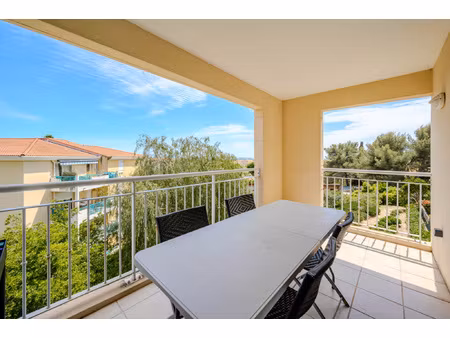 double terrasse et grand garage ...