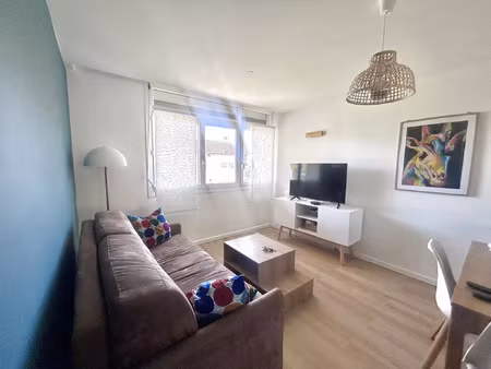 location appartement 3 pièces 49 m² à la ciotat (13600)