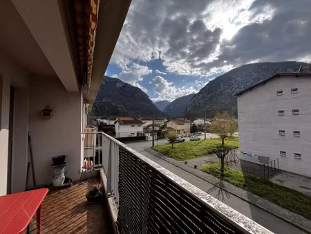 location appartement 3 pièces 75 m² à tarascon-sur-ariège (09400)