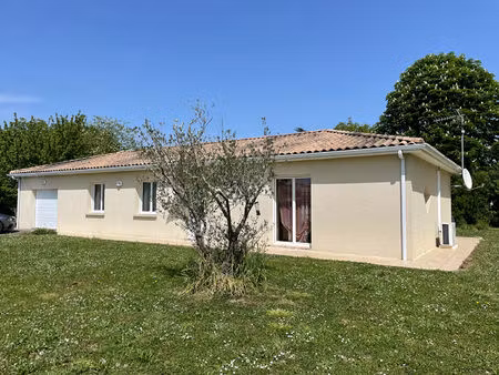 maison de plain-pied - 3 chambres à louer à nérac  calme et bien équipée