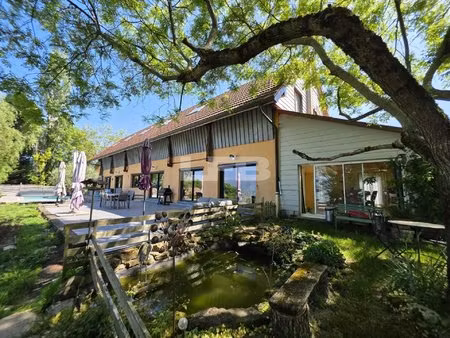 belle propriété familiale avec piscine