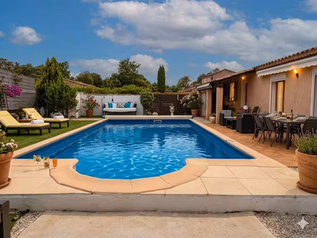exclusivité : à vendre villa t4 avec piscine terrain et garage