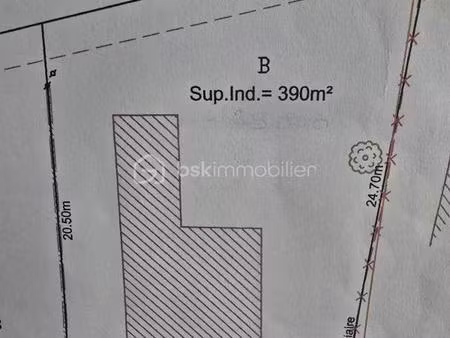 terrain 390 m² viabilisé et reliable au tout à légout à commune carron sainte suzanne