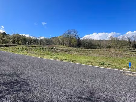 terrain de 675 m2