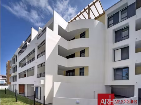 a vendre - f3 coeur de la ville de la possession - belle vue dé