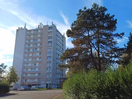 t4 avec ascenseur