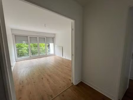 grand studio refait à neuf de 38m²