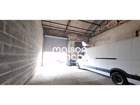 hangar 200m2