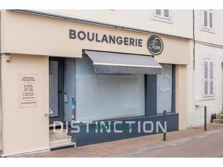 pornic - coeur de ville - local commercial 50m2 - vitrine