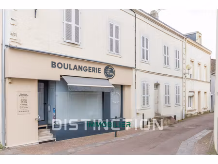 pornic - coeur de ville - local commercial 90m2 - vitrine