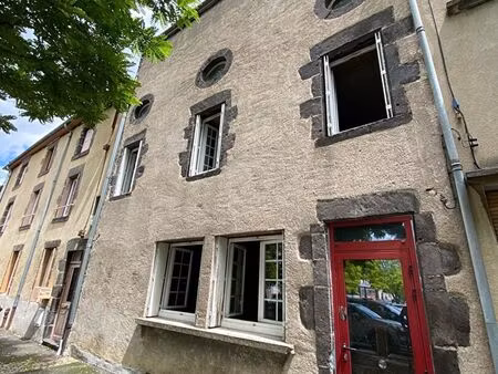 maison 175 m² avec cour  atelier et dépendances